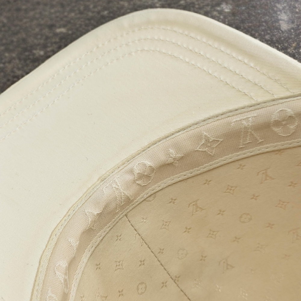 ✨️Authentic Louis Vuitton Signature Cap with Pink Lv Logo - Picture 8 of 16